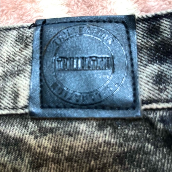 Distressed Designer Jeans - Picture 4 of 5